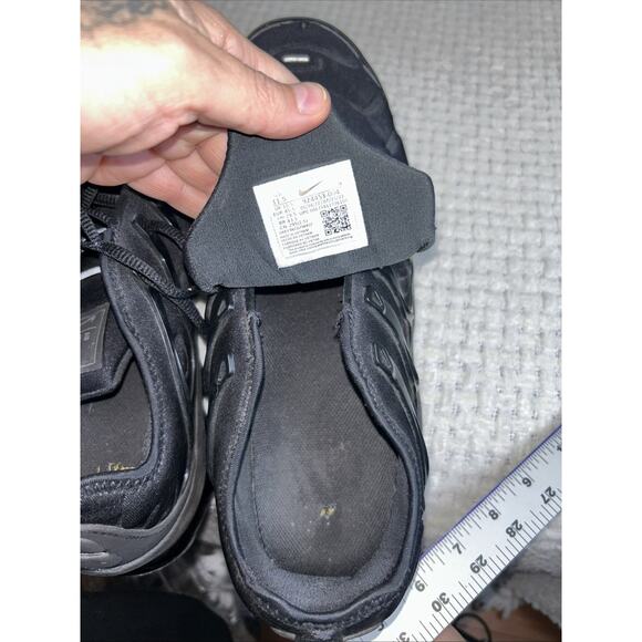 slightly used 11.5 Nike Air Vapormax Plus Missing A Shoe String - Picture 11 of 11